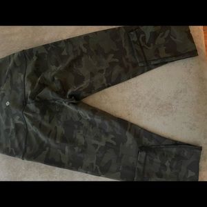 Lululemon wunder under25”